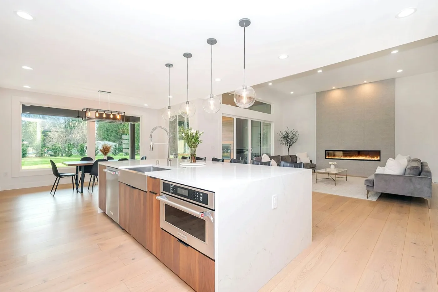 Open-Plan Entertainer — Hawthorne